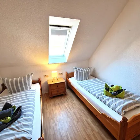 Apartment Gaestehaus Kuehn Og Links N4 *